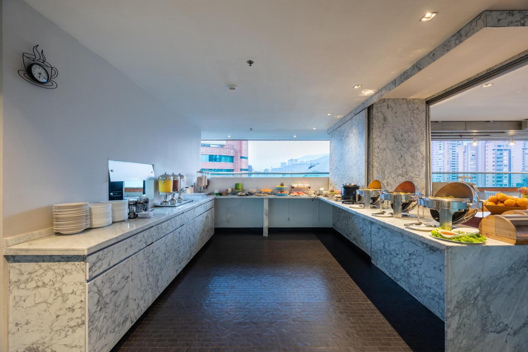 酒店 Express & By Ihg