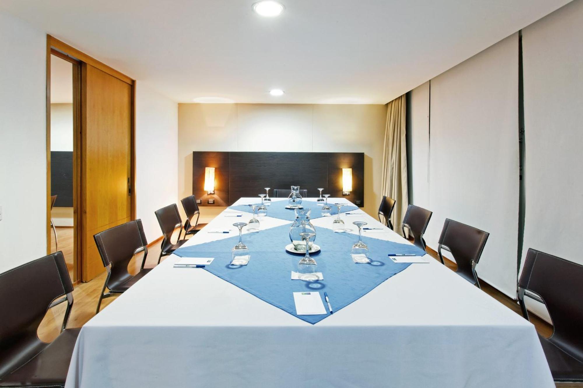 Hotel Express & By Ihg Medellin
