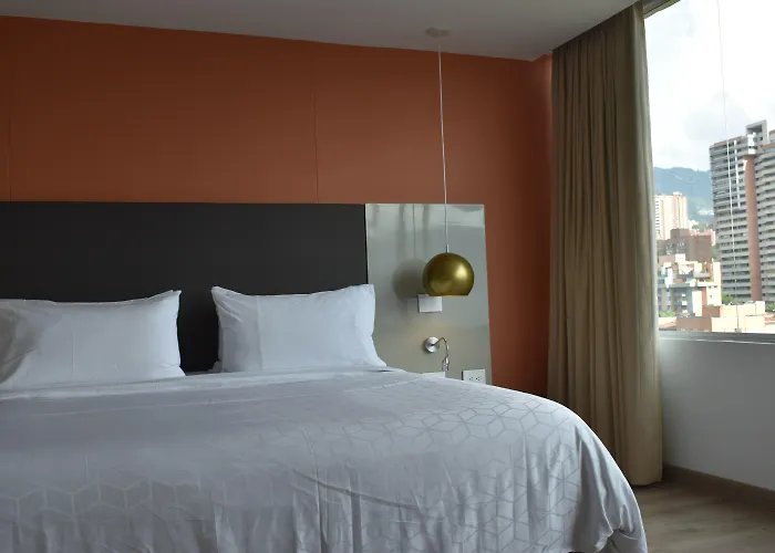 Hotel Holiday Inn Express & Suites Medellin By Ihg
