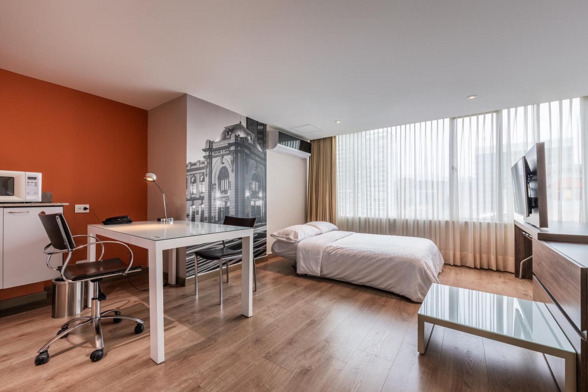 Hotel Express & By Ihg Medellin