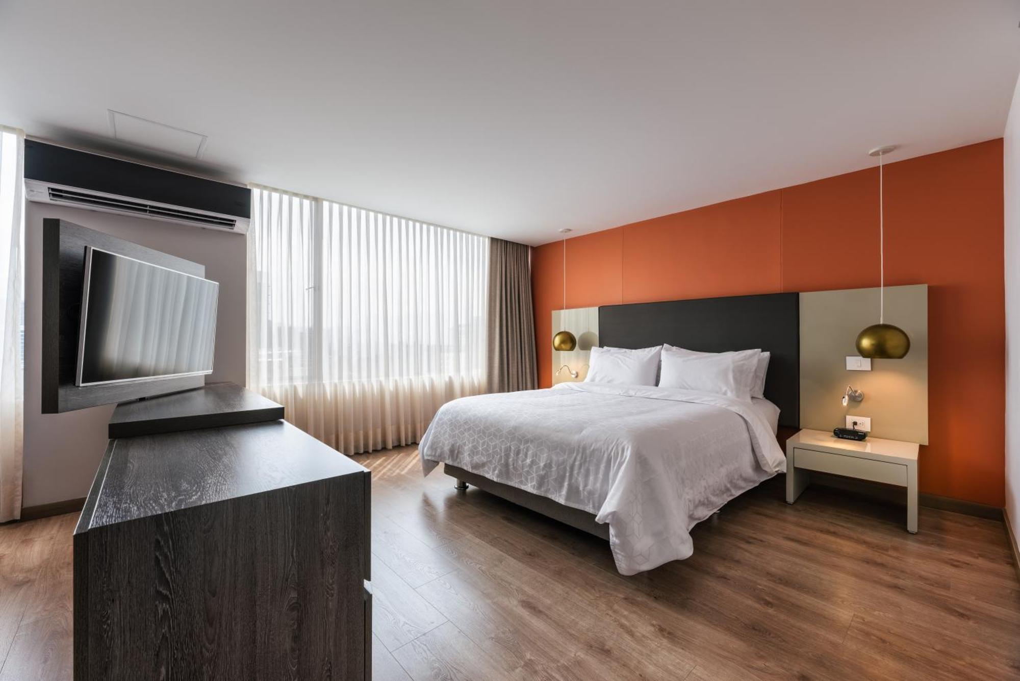 Hotel Express & By Ihg Medellin