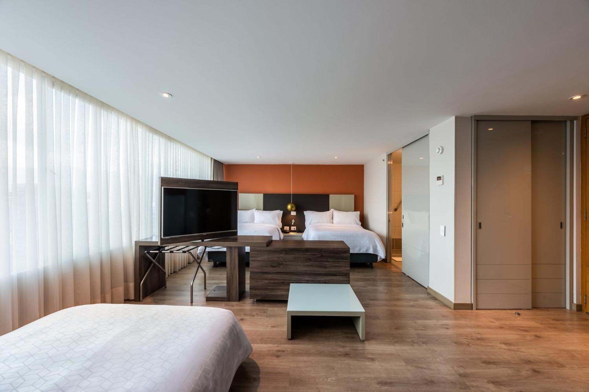 Hotel Express & By Ihg Medellin