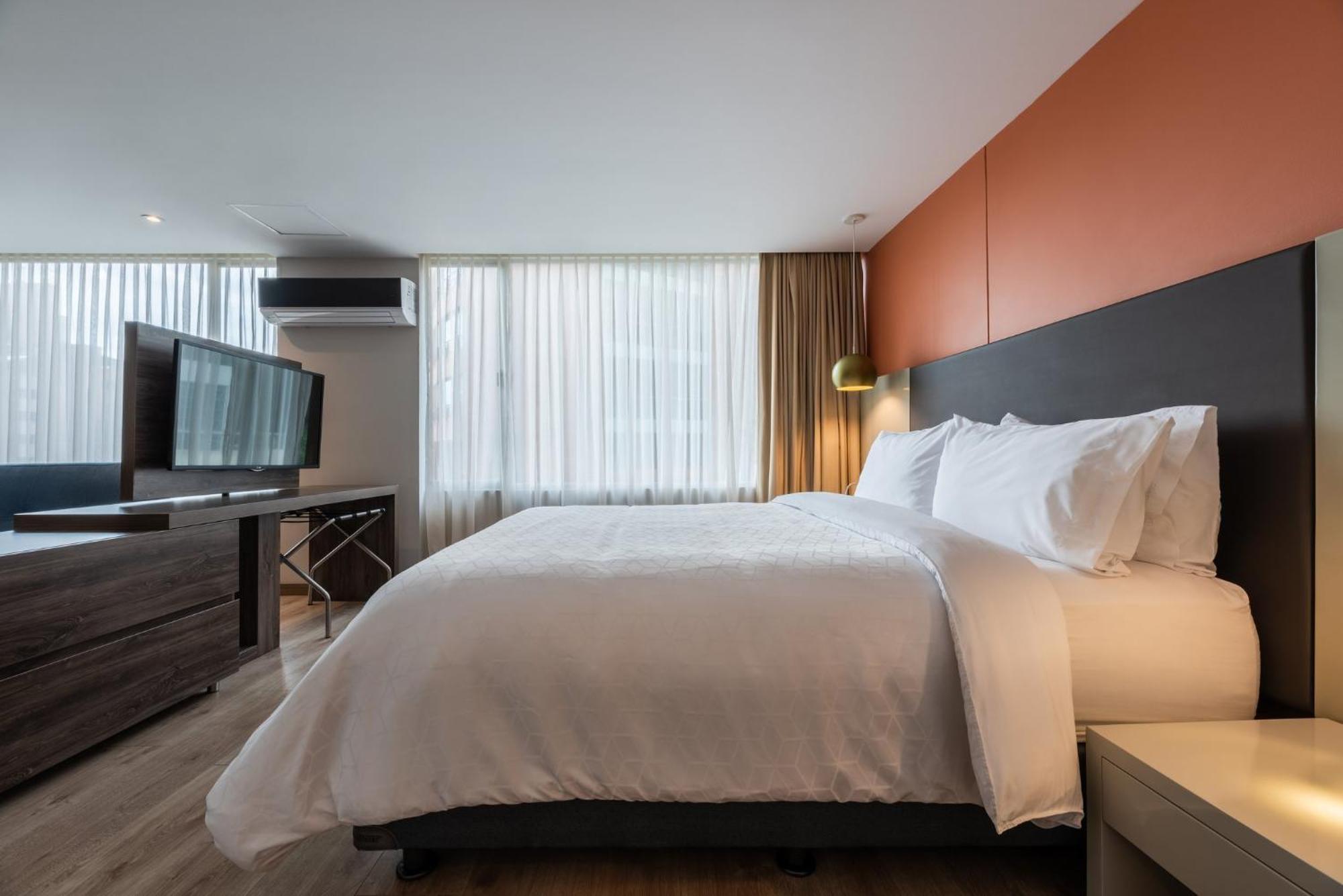 Express & By Ihg 酒店 4*
