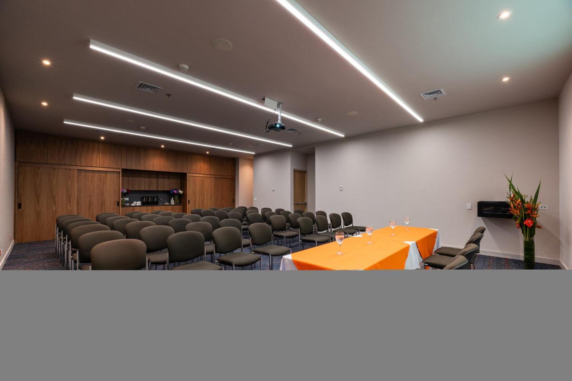 酒店 Express & By Ihg Medellín